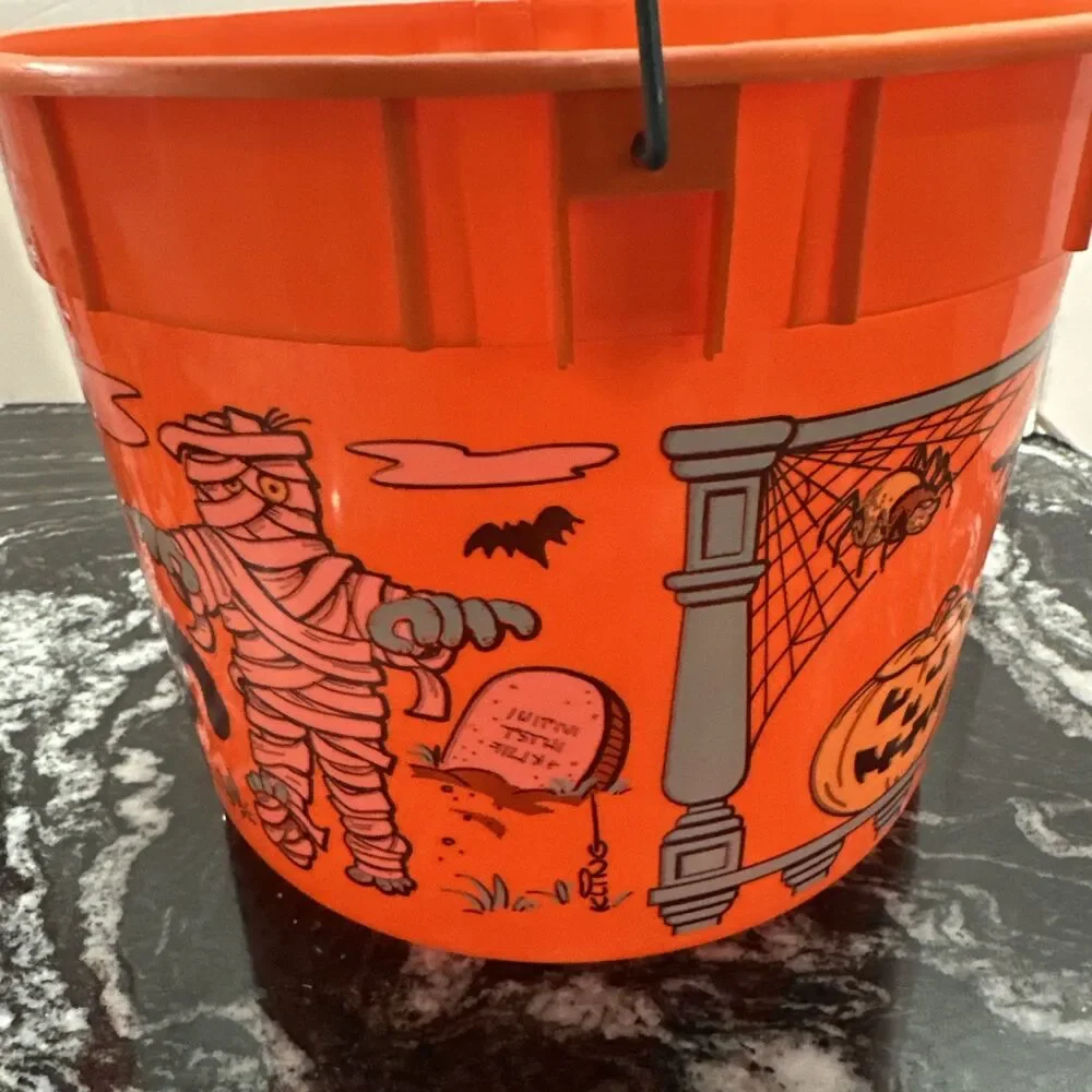 Vintage Halloween Candy Trick or Treat Bucket Pail Plastic RARE Metal Handle